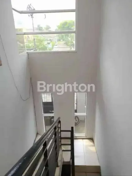 image DIJUAL RUMAH KOST AKTIF DI GAYUNGSARI DEKAT A YANI (3)