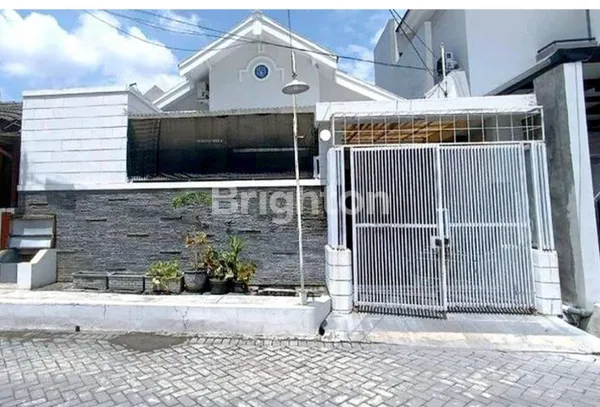 image RUMAH TERAWAT SIAP HUNI WIGUNA GUNUNGANYAR DEKAT UPN RUNGKUT PURIMAS MEDOKAN TOL TAMBAK SUMUR PENJARINGAN MERR KEDUNG BARUK (1)