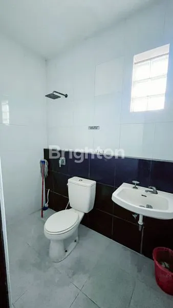 image RUKO 3 LANTAI LOKASI STRATEGIS DI JALAN UTAMA KAWASAN BISNIS RENON DENPASAR (8)