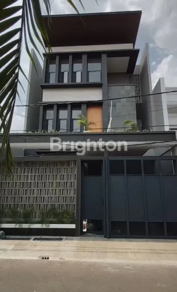 image BRAND NEW HOUSE 3 LANTAI DI PONDOK INDAH – LT 120 M², LB 280 M², SHM, HARGA 8,8 M NEGO (1)