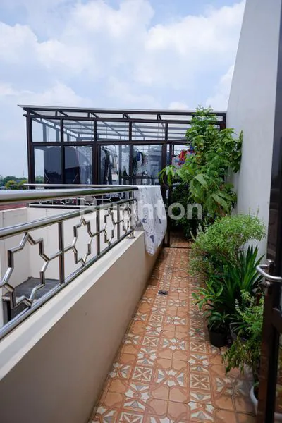 image RUMAH 3 LANTAI KEMANG JAKARTA SELATAN (6)