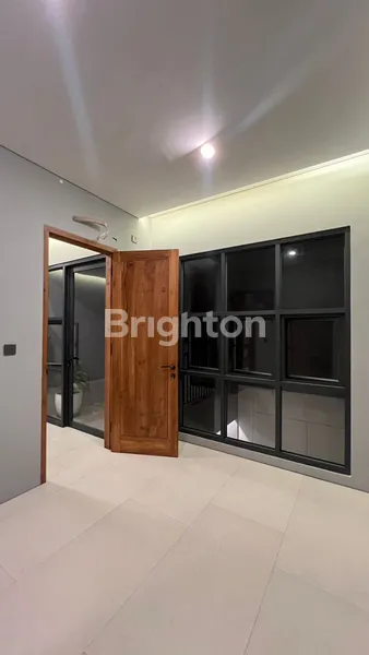 image BRAND NEW HOUSE 3 LANTAI DI PONDOK INDAH – LT 120 M², LB 280 M², SHM, HARGA 8,8 M NEGO (6)