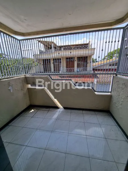 image RUMAH BESAR 3 LANTAI DI BUNGA-BUNGA DEKAT UB SUHAT MALANG (7)