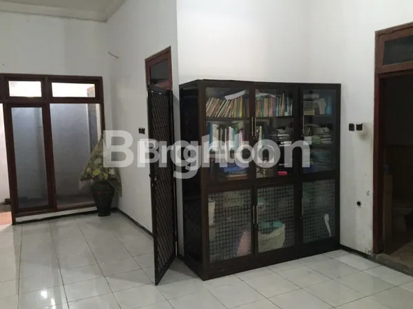 image RUMAH LUAS 207 HARGA 1M-AN AREA RUNGKUT BARATA, SURABAYA TIMUR (6)