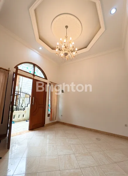 image RUMAH 3 LT TANJUNG DUREN 7X11 ROW 1 MBL DEKAT CENTRAL PARK JAKARTA BARAT (1)