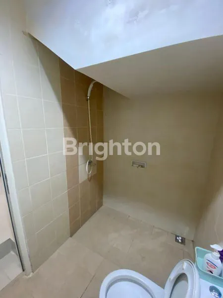 image SEWA RUMAH STRATEGIS DI GADING SERPONG, DEKAT SEKOLAH & MALL (4)