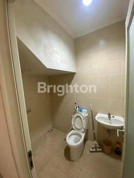 image SEWA RUMAH STRATEGIS DI GADING SERPONG, DEKAT SEKOLAH & MALL (3)