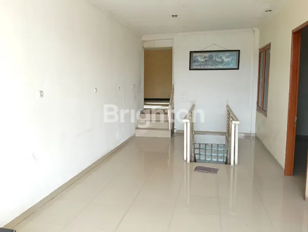 image RUKO DI JALAN RAYA TRAFFIC TINGGI JAGAKARSA JAKSEL (6)