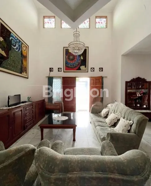 image RUMAH BESAR HALAMAN LUAS DI PISANGAN CIPUTAT TIMUR (1)