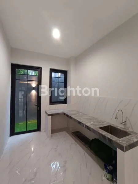 image RUKO PREMIUM BARU 3 LANTAI SIAP HUNI, HARGA 2.5M, JELAMBAR JAKARTA BARAT (6)