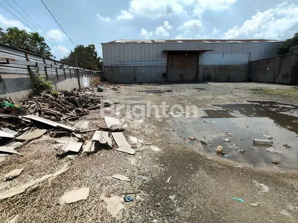 image GUDANG SIAP PAKAI MURAH DEKAT KAWASAN INDUSTRI SEMARANG TIMUR (4)
