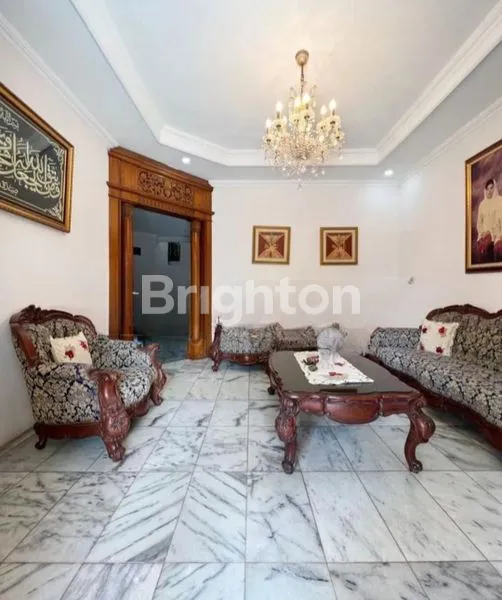 image RUMAH BESAR HALAMAN LUAS DI PISANGAN CIPUTAT TIMUR (2)