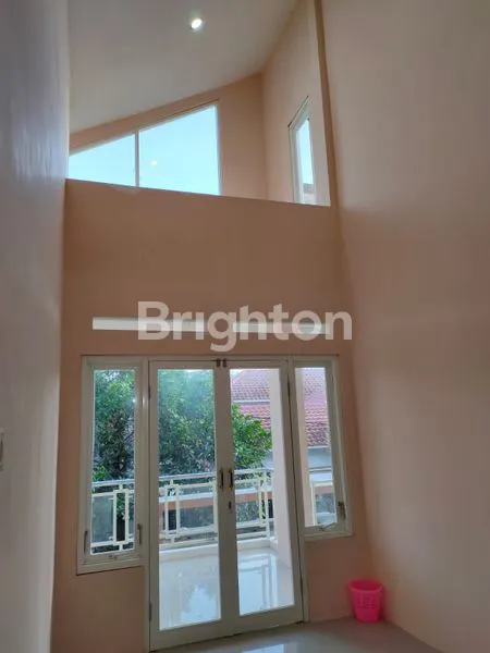 image HUNIAN STRATEGIS TAMAN SULFAT, 3 LANTAI SIAP HUNI (5)