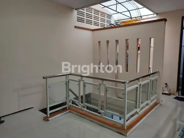 image HUNIAN STRATEGIS TAMAN SULFAT, 3 LANTAI SIAP HUNI (3)