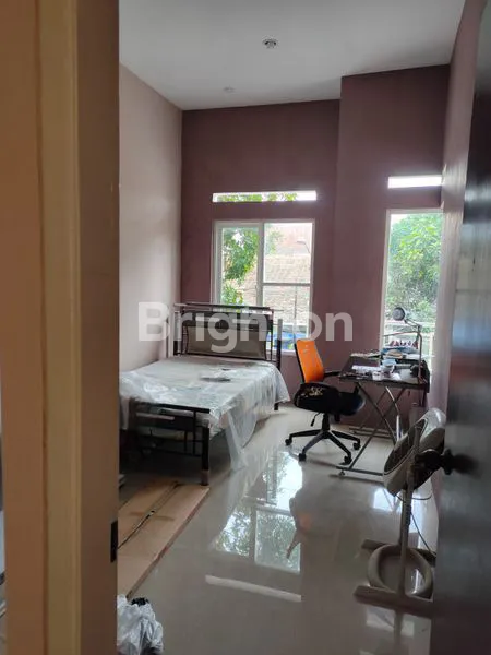 image HUNIAN STRATEGIS TAMAN SULFAT, 3 LANTAI SIAP HUNI (4)