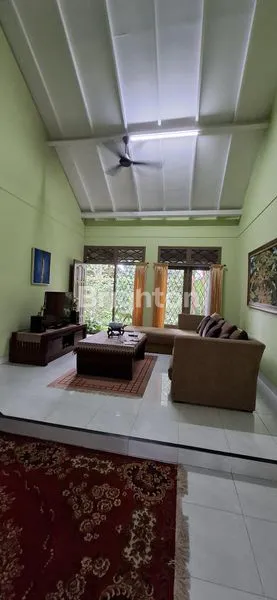 image RUMAH BESAR TANAH LUAS LOKASI STRATEGIS (8)