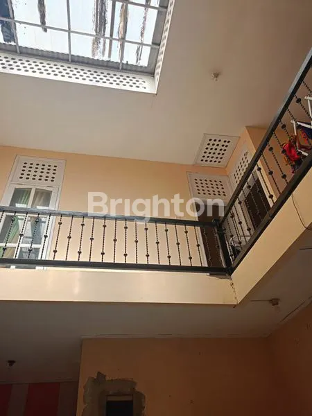 image DIJUAL RUMAH 2 LANTAI SAWOJAJAR  (3)