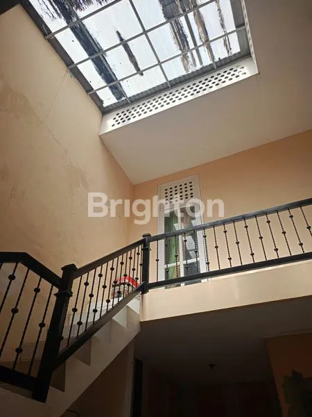 image DIJUAL RUMAH 2 LANTAI SAWOJAJAR  (4)
