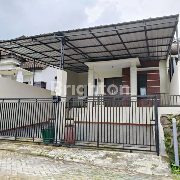 image HUNIAN MODERN DI CLUSTER BRINGIN, 2 KT & GARASI LUAS (1)