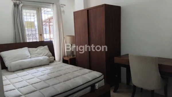 image RUMAH 2 LANTAI SIAP HUNI FURNISH DI LIPPO KARAWACI TANGERANG (2)