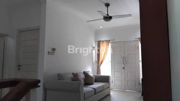 image RUMAH 2 LANTAI SIAP HUNI FURNISH DI LIPPO KARAWACI TANGERANG (4)