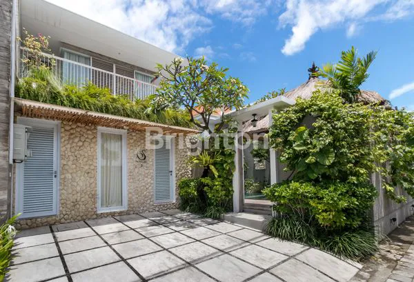 image EKSKLUSIF! VILLA 2 BR SUPER LUAS 300M² DI JANTUNG CENDRAWASIH, PETITENGET- BALI (2)