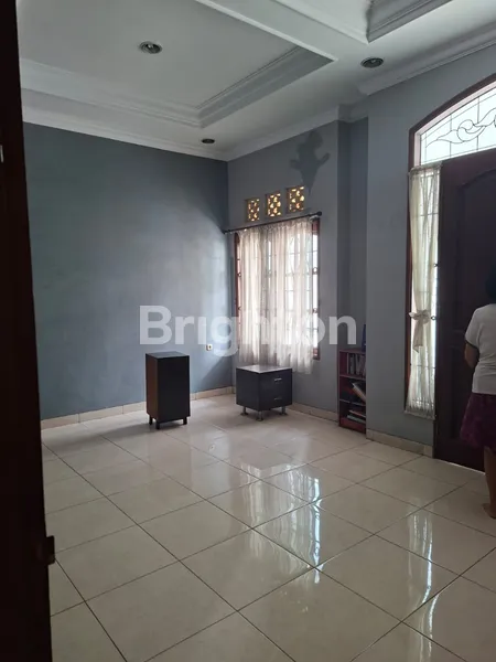 image DIJUAL RUMAH MEWAH DI KAWASAN TANJUNG DUREN | LOKASI STRATEGIS DEKAT PASAR TRADISIONAL KOPRO DIKELILINGI MALL BESAR JAKARTA BARAT SEPERTI CITRALAND MALL, CENTRAL PARK MALL DAN TAMAN ANGGREK MALL (2)