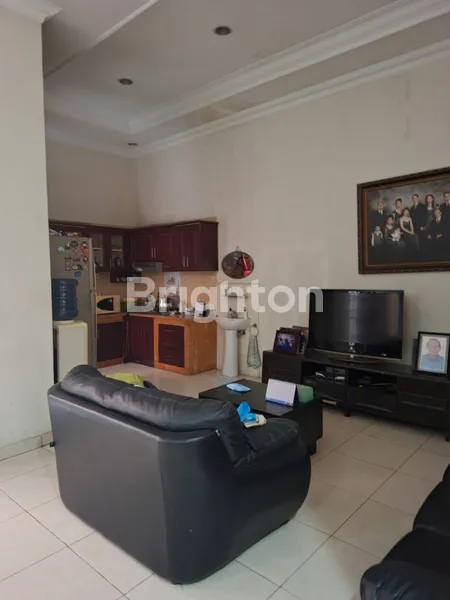 image DIJUAL RUMAH MEWAH DI KAWASAN TANJUNG DUREN | LOKASI STRATEGIS DEKAT PASAR TRADISIONAL KOPRO DIKELILINGI MALL BESAR JAKARTA BARAT SEPERTI CITRALAND MALL, CENTRAL PARK MALL DAN TAMAN ANGGREK MALL (4)