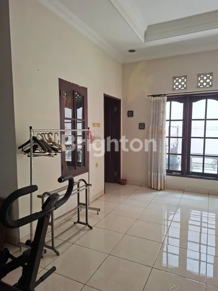 image DIJUAL RUMAH MEWAH DI KAWASAN TANJUNG DUREN | LOKASI STRATEGIS DEKAT PASAR TRADISIONAL KOPRO DIKELILINGI MALL BESAR JAKARTA BARAT SEPERTI CITRALAND MALL, CENTRAL PARK MALL DAN TAMAN ANGGREK MALL (6)