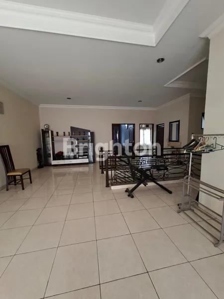 image DIJUAL RUMAH MEWAH DI KAWASAN TANJUNG DUREN | LOKASI STRATEGIS DEKAT PASAR TRADISIONAL KOPRO DIKELILINGI MALL BESAR JAKARTA BARAT SEPERTI CITRALAND MALL, CENTRAL PARK MALL DAN TAMAN ANGGREK MALL (7)