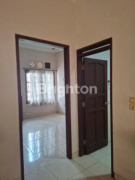 image DIJUAL RUMAH MEWAH DI KAWASAN TANJUNG DUREN | LOKASI STRATEGIS DEKAT PASAR TRADISIONAL KOPRO DIKELILINGI MALL BESAR JAKARTA BARAT SEPERTI CITRALAND MALL, CENTRAL PARK MALL DAN TAMAN ANGGREK MALL (8)