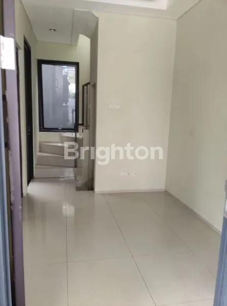 image DUA LANTAI 825 JUTA (2)