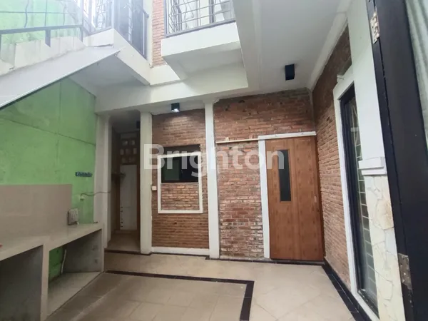image JUAL RUMAH - KOMPLEK FLO RESIDENCE - CIPUTAT TIMUR (2)