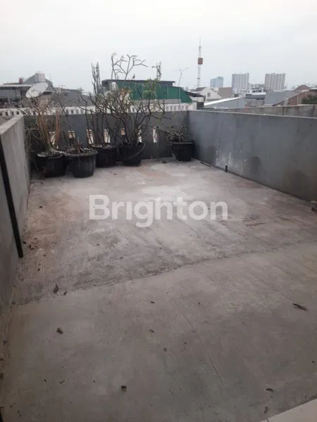 image RUKO JELAMBAR 3 LANTAI (7)