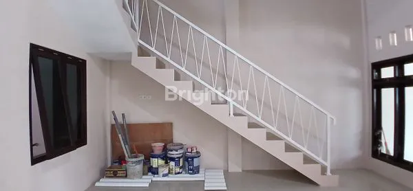 image RUMAH 2 LANTAI SIAP HUNI KOTA MOJOKERTO (3)