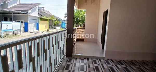 image RUMAH 2 LANTAI SIAP HUNI KOTA MOJOKERTO (4)
