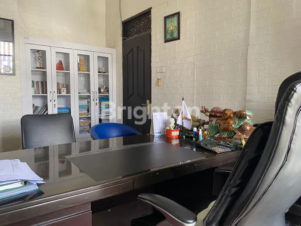 image GEDUNG KANTOR STRATEGIS – PIDADA UBUNG | GATSU BARAT (5)