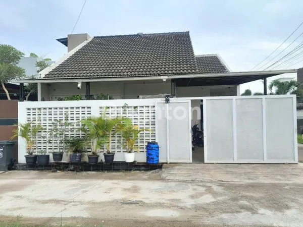 RUMAH HOOK CANTIK 1 LANTAI, MODERN & STRATEGIS DI CIBADUYUT