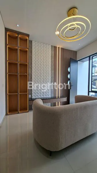 image RUMAH 2 LANTAI BY PT TAMAN TIMUR DENGAN LOKASI MEPET SURABAYA  (2)