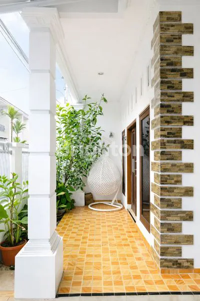 image DIJUAL RUMAH CANTIK DAN TERAWAT 2 LANTAI CIPAYUNG JAKARTA TIMUR (4)