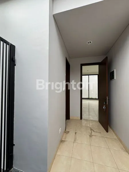 image RUMAH 2 LANTAI DESIGN MODERN TROPIS DI SUMMARECON BOGOR (4)