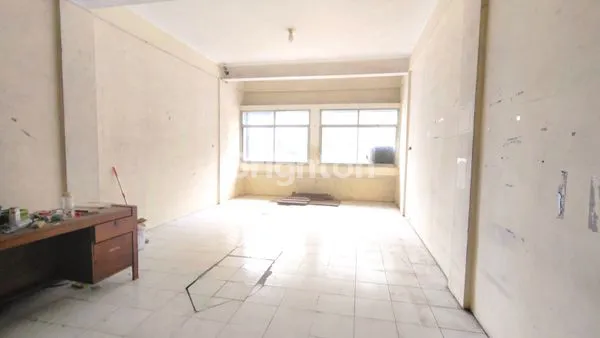 image RUKO GANDENG KOMERSIAL DI KAWASAN TEXTILE TANAH ABANG 3.5 LANTAI ADA LIFT BARANG  (4)