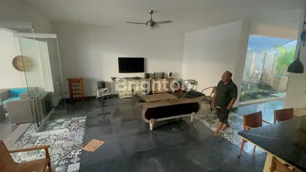 image VILLA EKSKLUSIF 5 KT DI RENON, SIAP HUNI FURNISH LENGKAP (5)