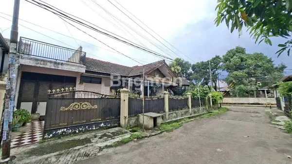 image RUMAH HOOK HALAMAN SUPER LUAS DEKAT STASIUN SUDIMARA (2)