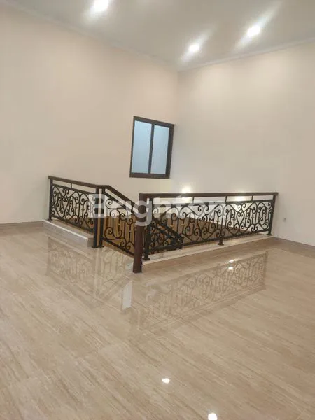 image DISEWAKAN RUMAH BRAND NEW MEWAH DI BSD (2)