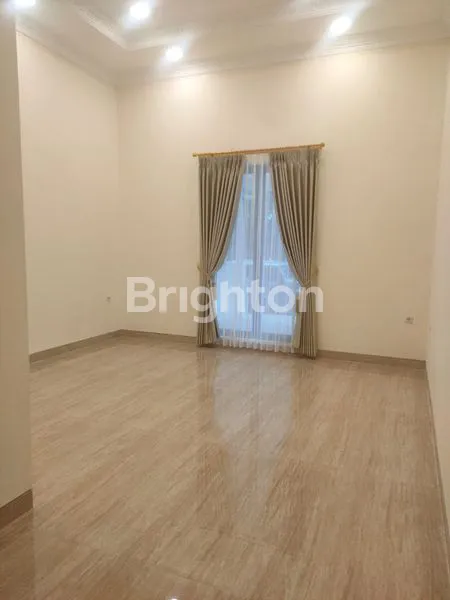 image DISEWAKAN RUMAH BRAND NEW MEWAH DI BSD (6)