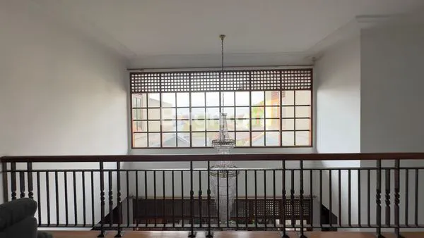 image RUMAH MEWAH 2 LANTAI DI SUKALUYU, DEKAT GEDUNG SATE (6)