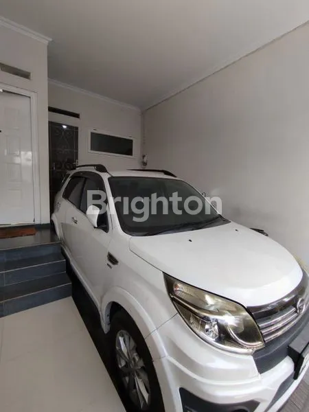 image RUMAH MEWAH LT 90 LB 180, 4 KT DI TAMAN ROYAL (2)