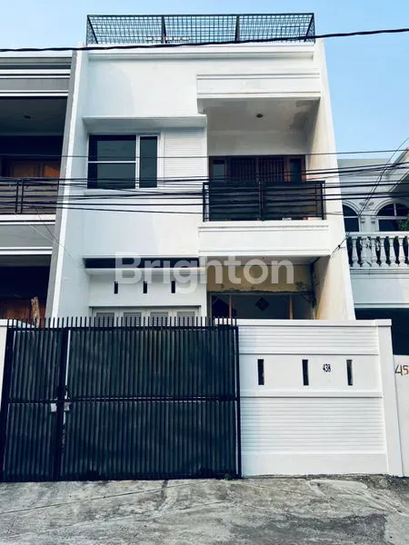image DISEWAKAN RUMAH 3 LANTAI DI TOMANG JAKARTA BARAT (1)