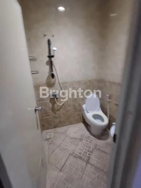 image DISEWAKAN RUMAH 3 LANTAI DI TOMANG JAKARTA BARAT (8)